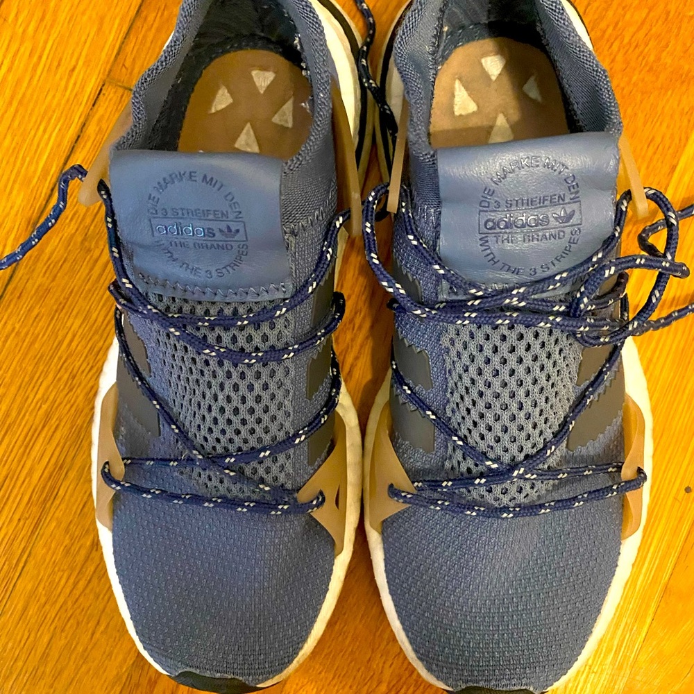 Adidas Women’s Arkyn Blue Raw
Steel Grey Five Ash Pearl - STYLE#: DA9606
